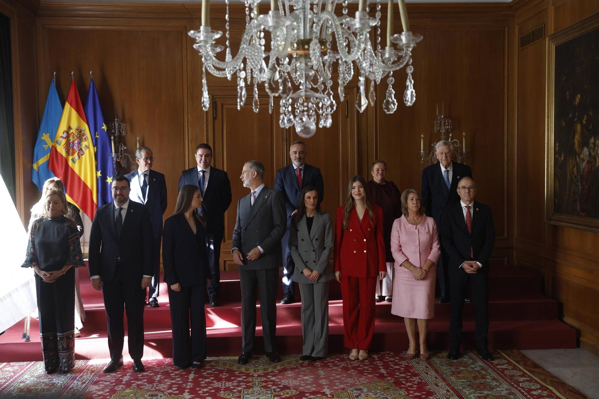 EN IMÁGENES: Así ha sido el encuentro de Familia Real con los premiados con las Medallas de Asturias 2025 y personas declaradas hijos predilectos y adoptivos de Oviedo