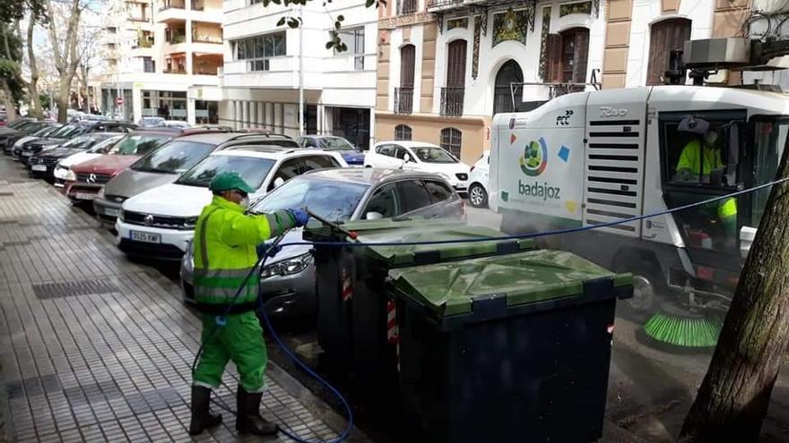 Badajoz empieza a desinfectar las calles