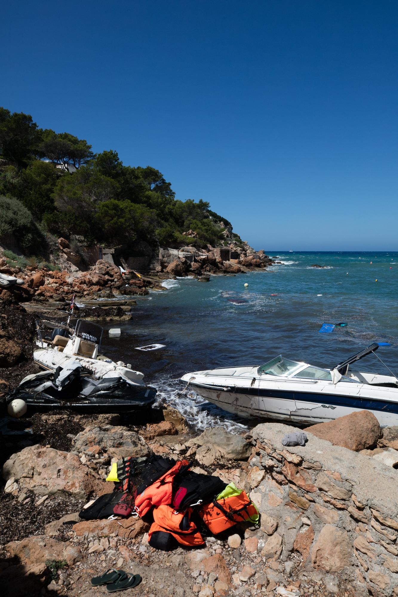 Así han quedado los barcos de una cala de Ibiza por el fuerte viento