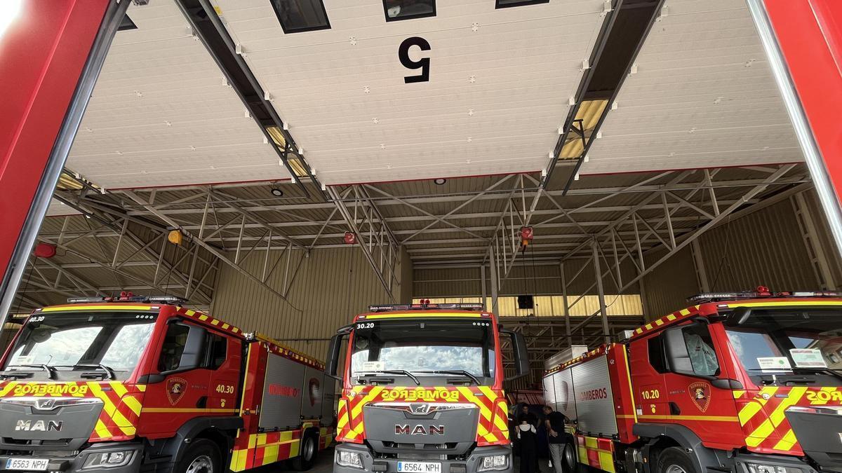 Vehículos de los Bomberos de la DPZ.