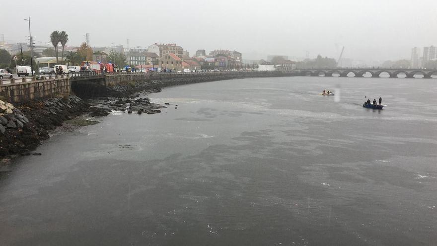 Desaparece un piragüista en el río Lérez tras volcar con su embarcación