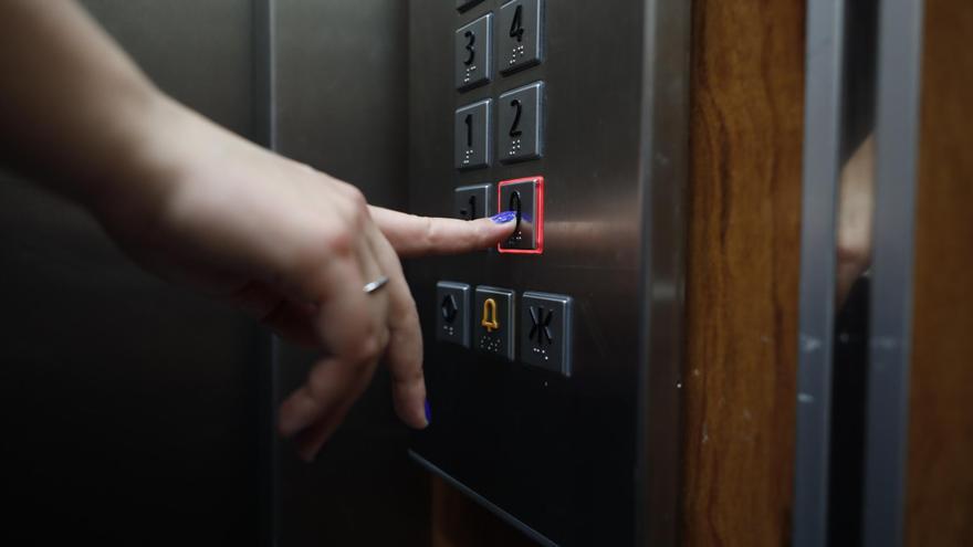 Detenido en Elche por engañar a sus víctimas mediante el método del “falso instalador de ascensores”