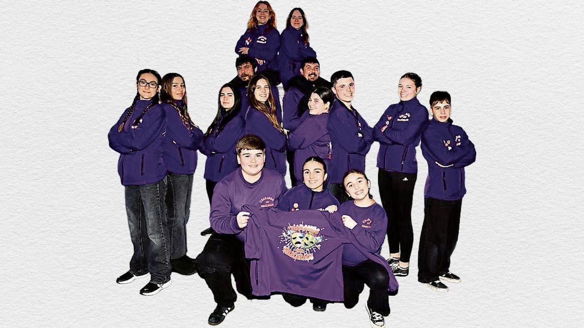 De izquierda a derecha, en el centro, Aroa y Nerea Lorido, Noa y Aitana Camblor, Enol y Olaya Vázquez, Nadaya y Roi Moro; detrás, Paula y Marina Blanco y Mario y Rubén Pandiello, y, agachados, Nicolás, Claudia y Lola Díaz.