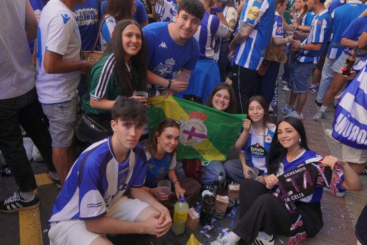 Así fue el ambiente en la calle San Juan y por toda A Coruña antes del Deportivo-Las Palmas