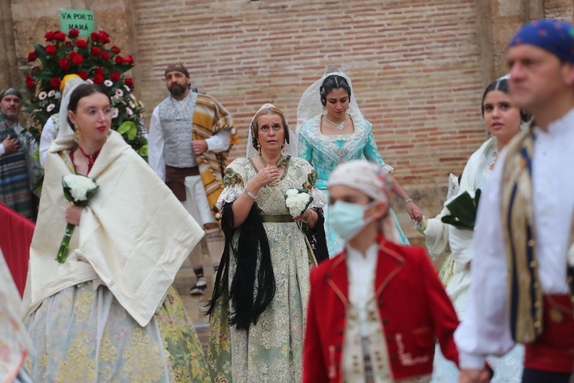 Búscate en el primer día de ofrenda por la calle de la Paz (entre las 15:30 a las 17:00 horas)
