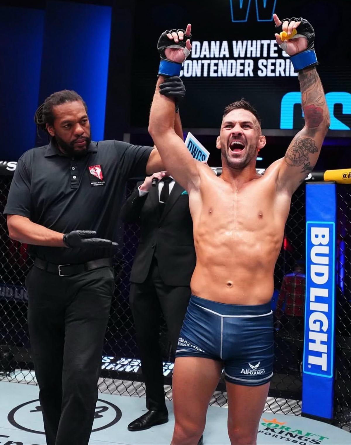 Hecher Sosa, tras vencer a Mackson Lee en el Dana White’s Contender Series.