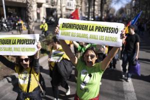 La Generalitat promet que apujarà el salari als professors