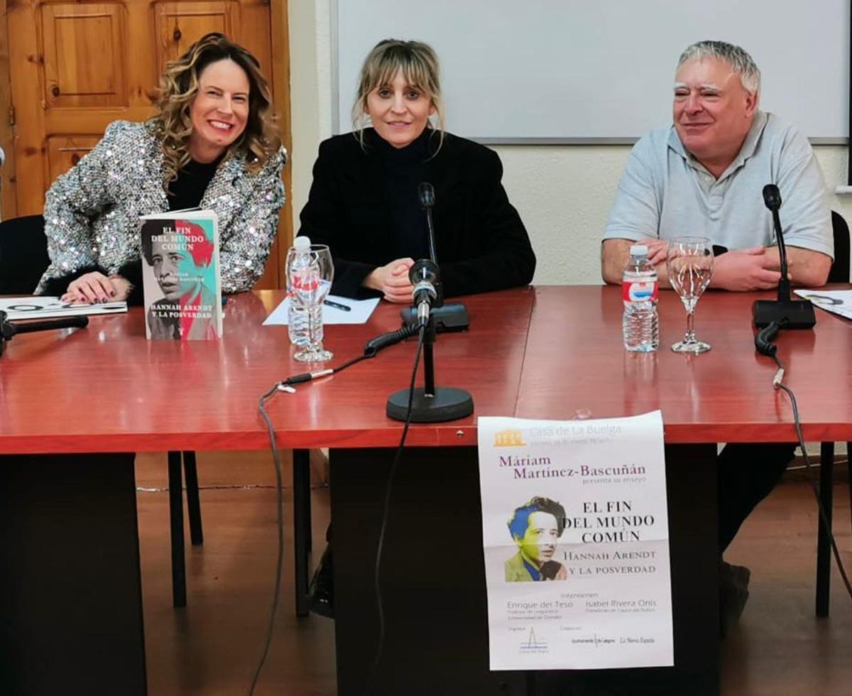 Isabel Rivera, Martínez-Bascuñán y Del Teso, en la presentación del libro.