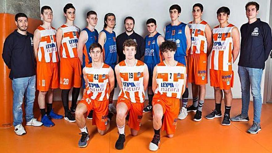 Equipo júnior del Básquet Coruña. Arriba, con el número 13, Rubén Souto.