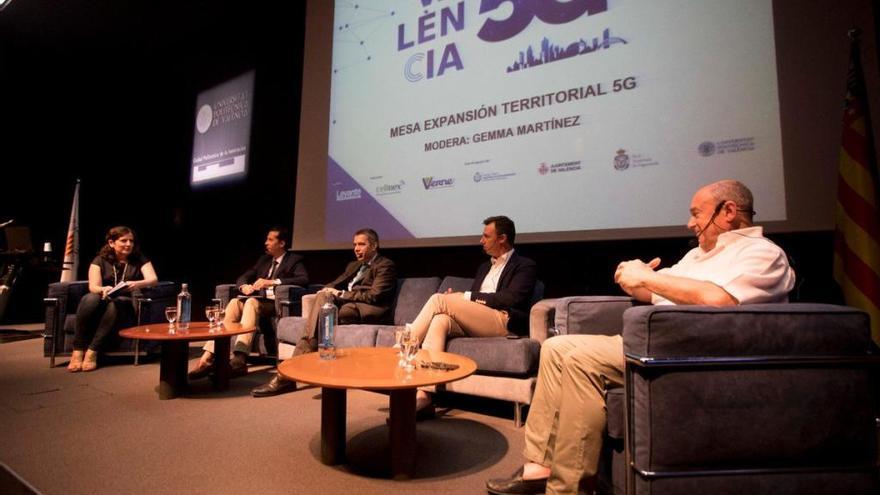 &quot;No podemos permitir que la tecnología y el 5G introduzcan más desigualdades en el mundo rural&quot;