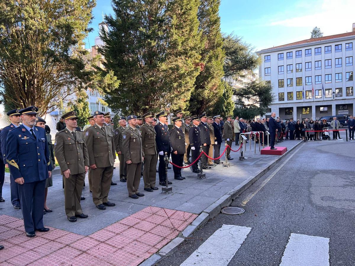 Militares asistentes al acto.