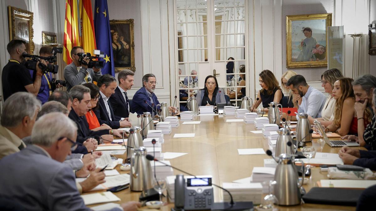 Reunión de la Junta de Síndics, este martes en las Corts.