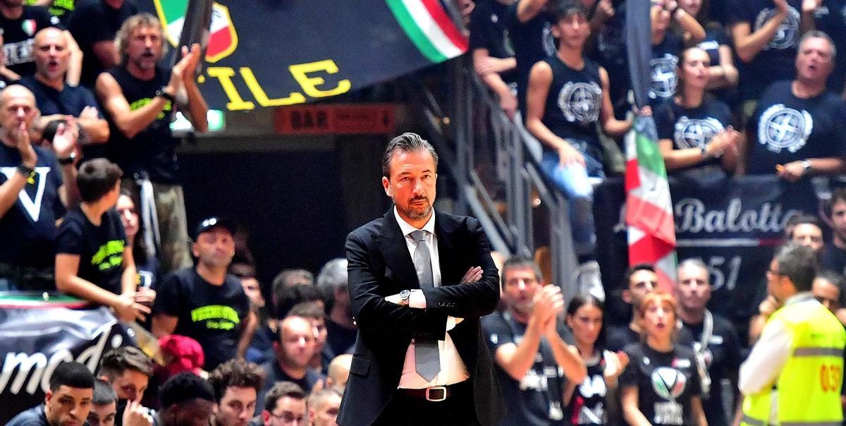 Luca Banchi, entrenador del Virtus Bolonia