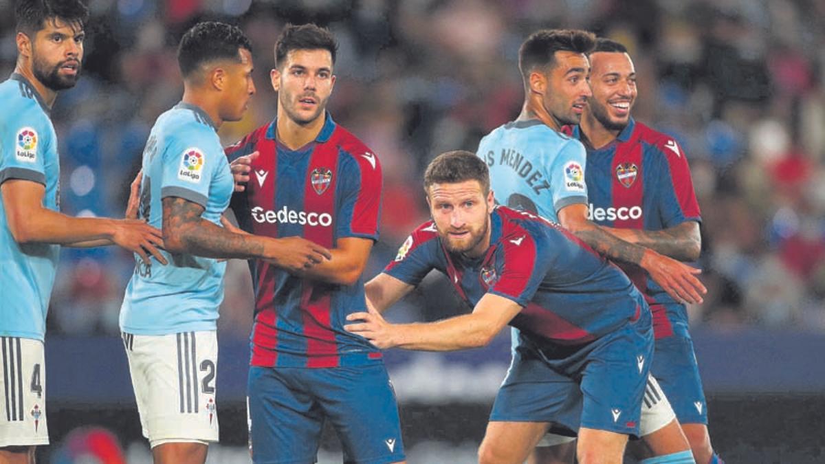 Jugadores del Levante y Celta