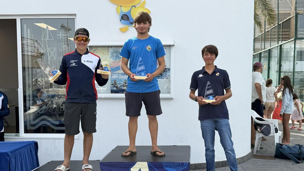 Tres medallas de oro para regatistas conejeros en el estreno de temporada de la vela ligera