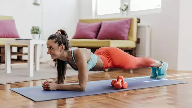 ¿Qué pasa si haces un minuto de plancha abdominal todos los días?