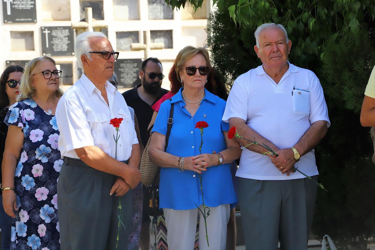 Ofrenda floral en el 75 aniversario de la muerte de Manolete