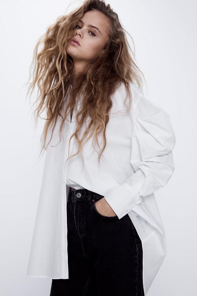 Oversize con mangas abullonadas