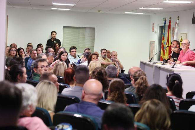 Las Hogueras elevan la presión al Ayuntamiento y exigen el pago de las subvenciones