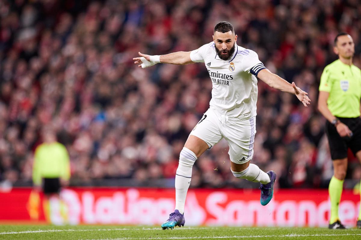 Karim Benzema celebra el 0-1 en el Athletic Club-Real Madrid de LaLiga Santander 2022-2023