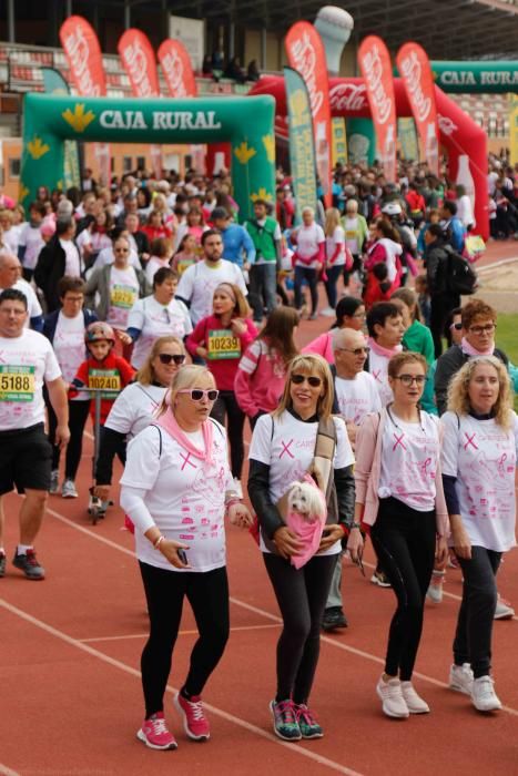 10.000 zamoranos se tiñen de rosa contra el cáncer