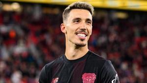 Vio la oportunidad y no dudó: Grimaldo le amargó el centenario a Guardiola