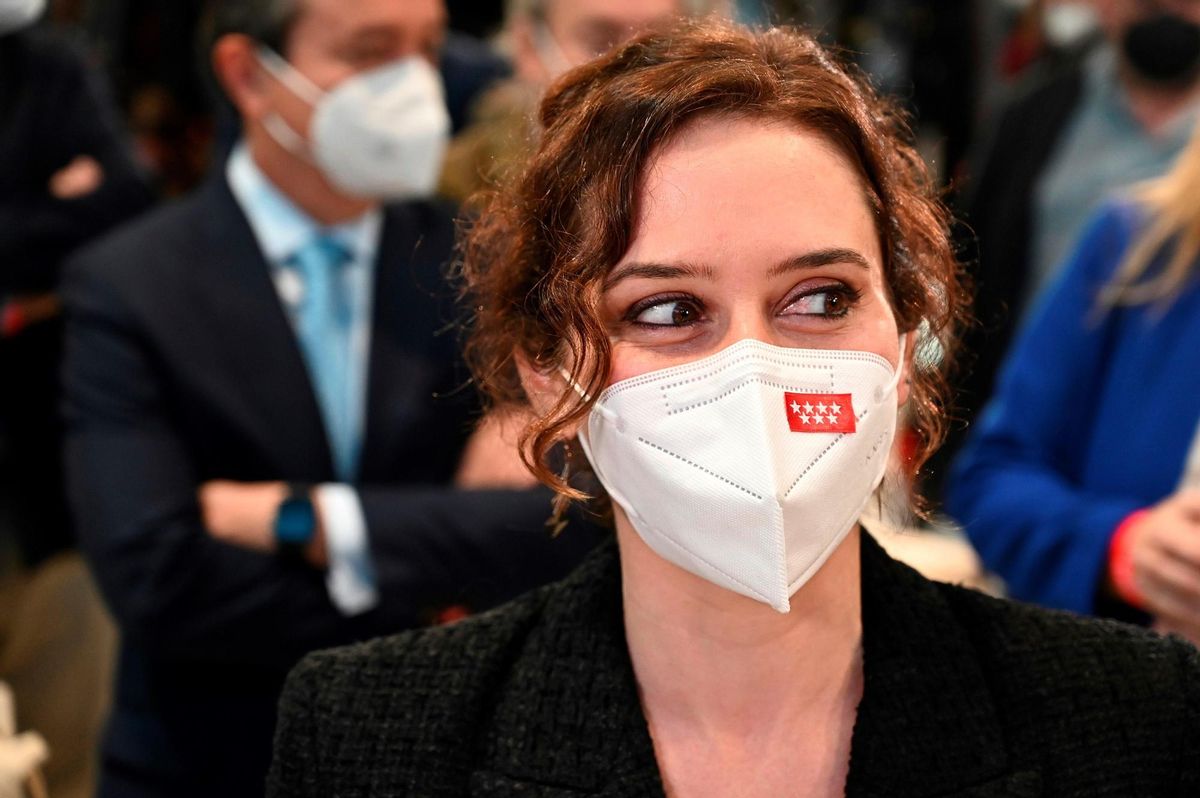 Madrid, sobre l’ús de mascareta en exteriors: «No té cap validesa per al control de la pandèmia» Madrid, sobre l’ús de mascareta en exteriors: «No té cap validesa per al control de la pandèmia»