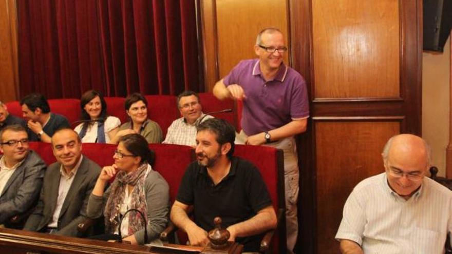 Alcoy vive una fugaz sesión plenaria marcada por el resultado electoral