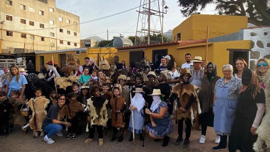 El Carnaval Tradicional cobra vida en las calles de La Aldea de San Nicolás