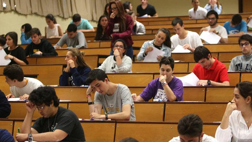 Alumnos durante un examen de Selectividad en la convocatoria de junio.