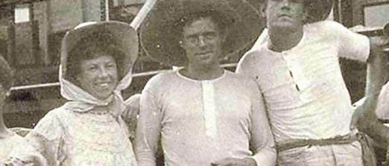 El matrimonio Charmian y Jack London, con Martin Johnson.