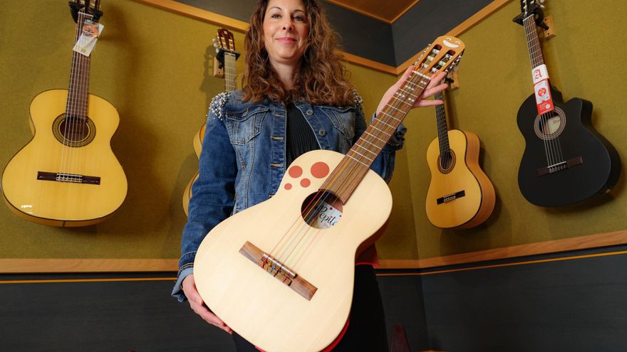 Pepita, una guitarra diseñada para pequeños principiantes