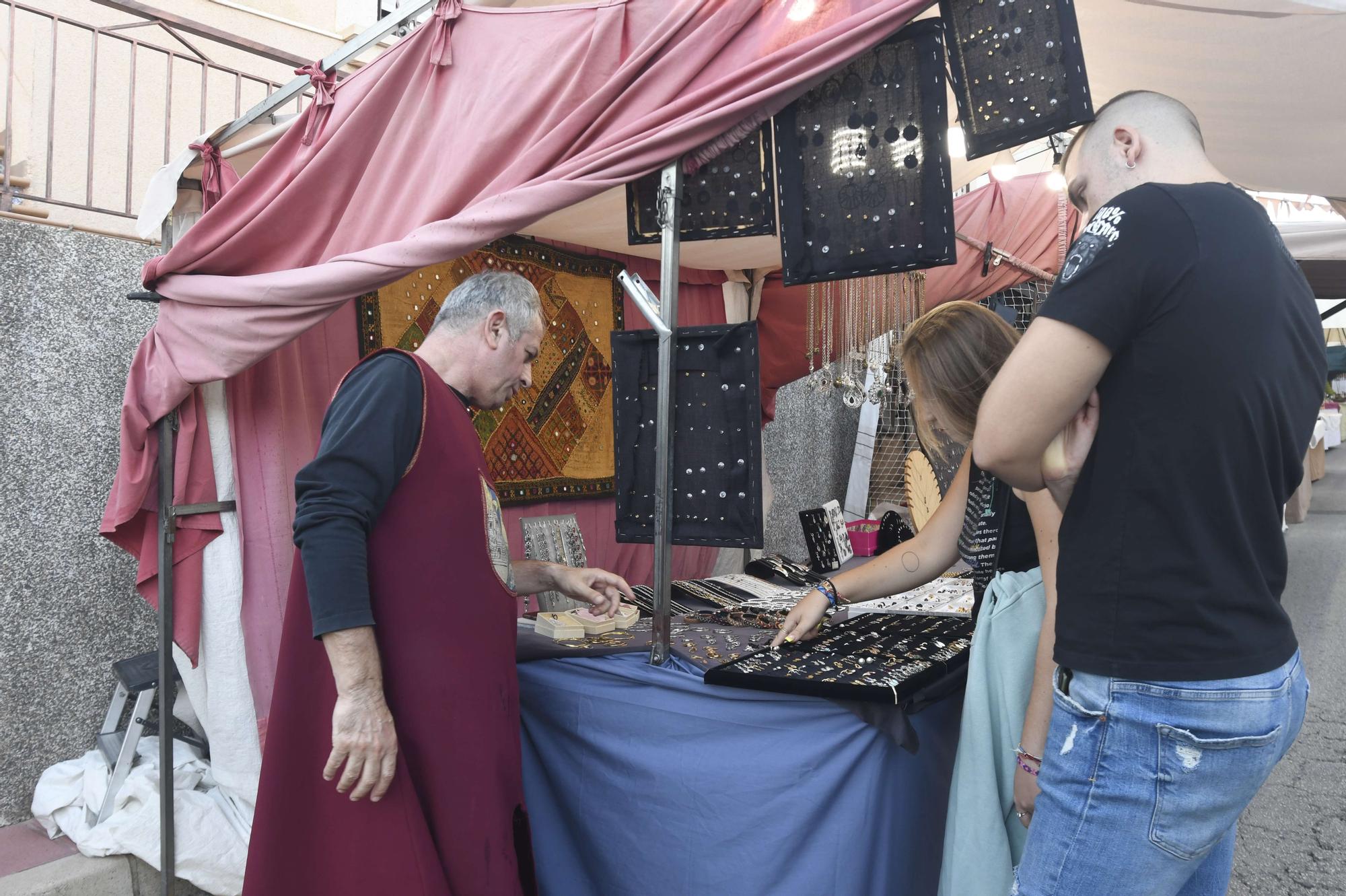 El mercadillo medieval de Guadalupe, en imágenes