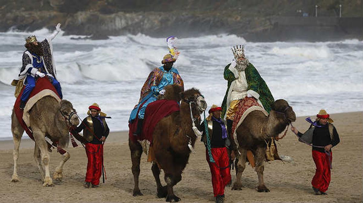 La primera caiguda que va patir el Rei Melcior va ser a la platja donostiarra de La Zurriola