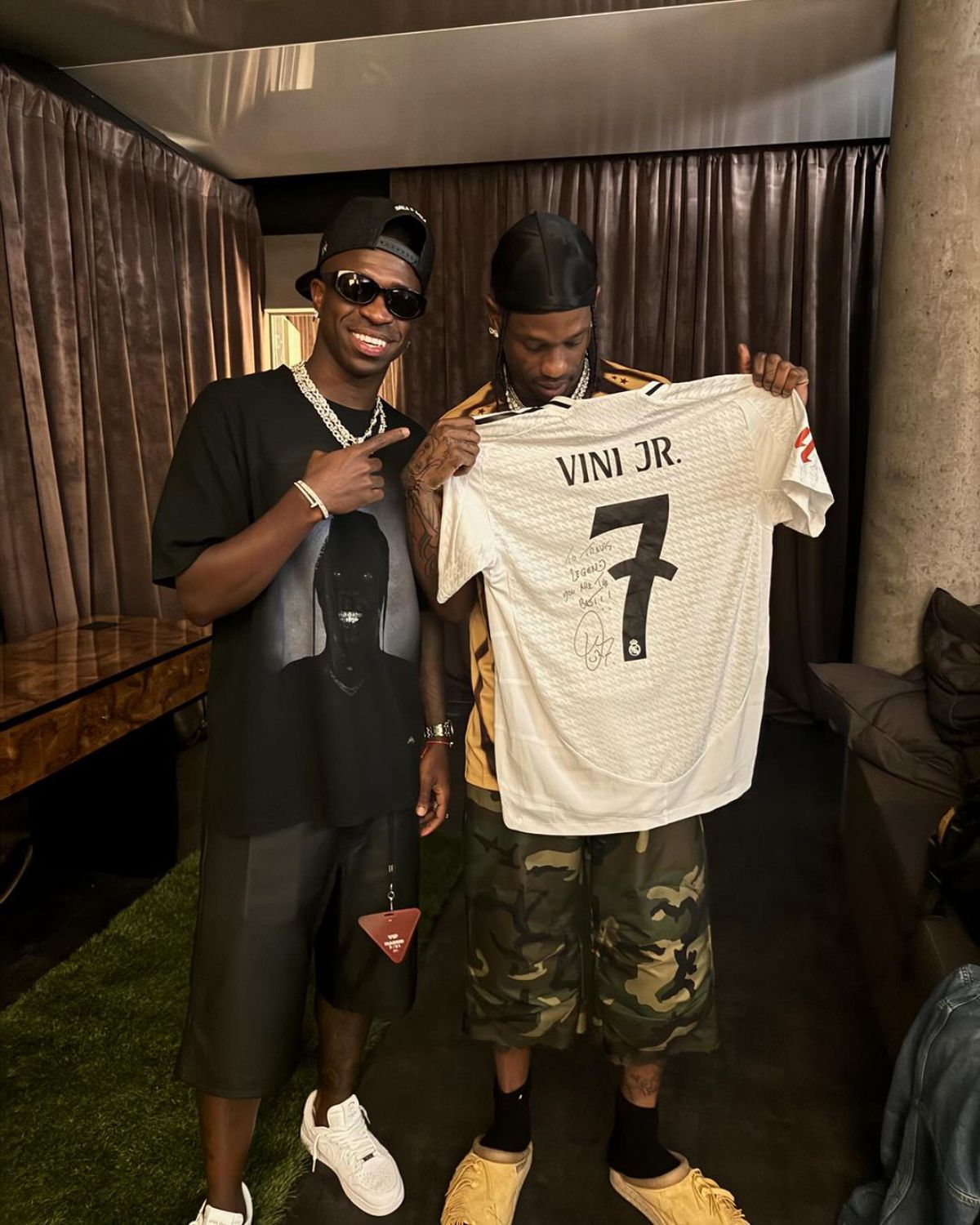 Vinicius Jr. con Travis Scott