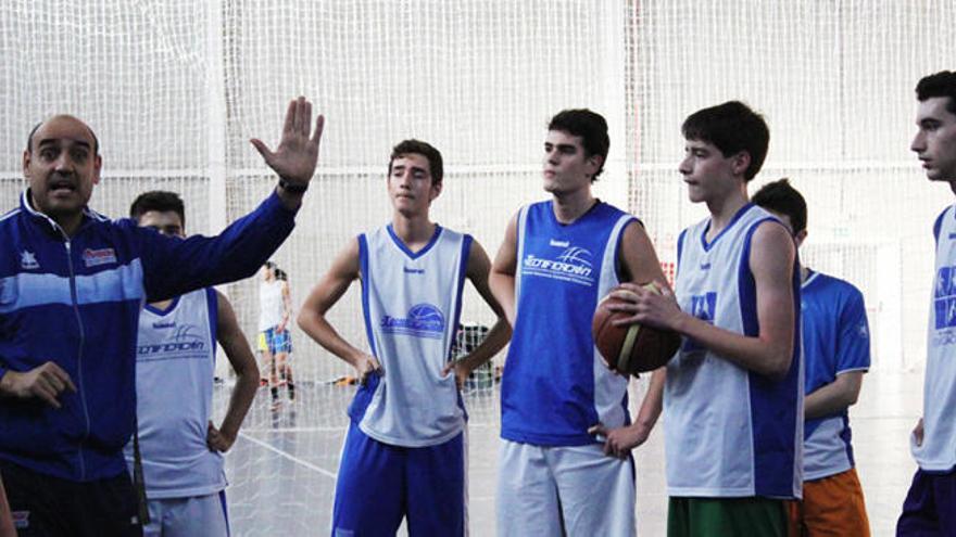 La selección cadete intensifica su preparación.