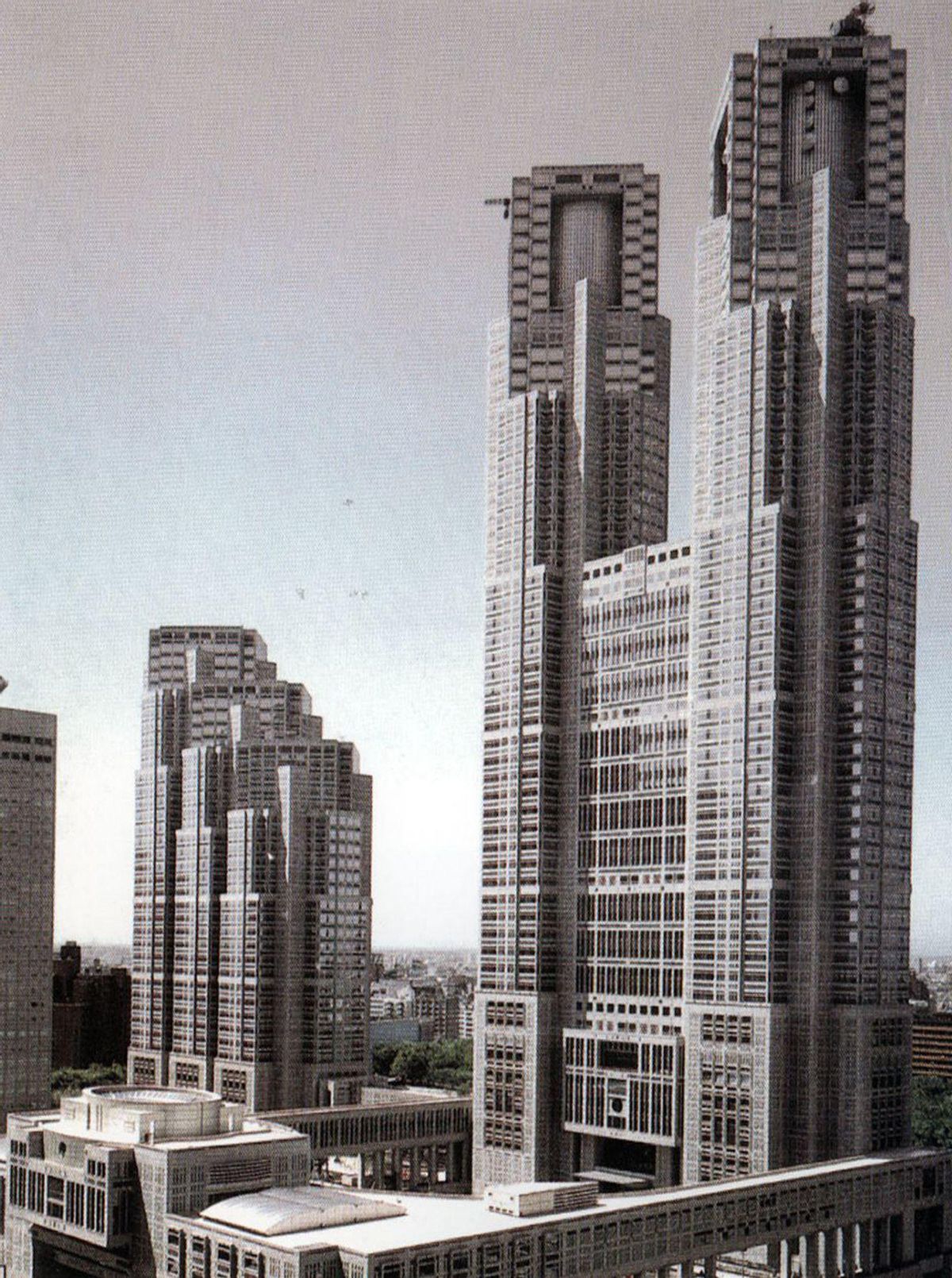 RascacielosTwo Prudentialen ChicagoLa variedad de granito “Gris Mondariz” luce en la fachada del rascacielos Two Prudential Plaza de Chicago, el sexto más alto de la ciudad, con forma de triángulo en su parte superior.