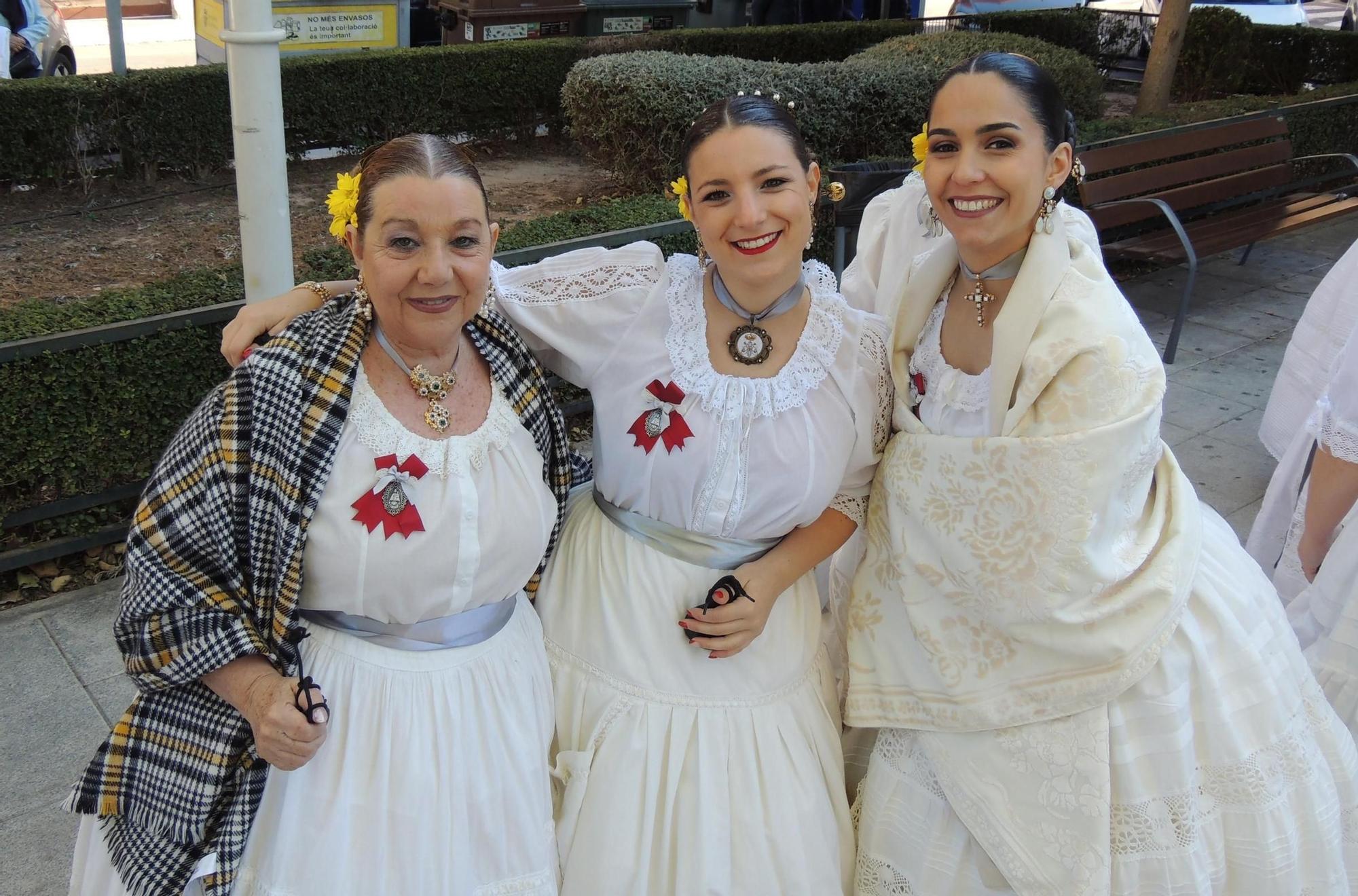 Así fue la espectacular "dansà" en ropa interior de la falla Mont de Pietat