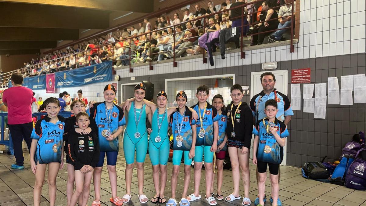 Equipo alevín e infantil del Salvamento Benavente