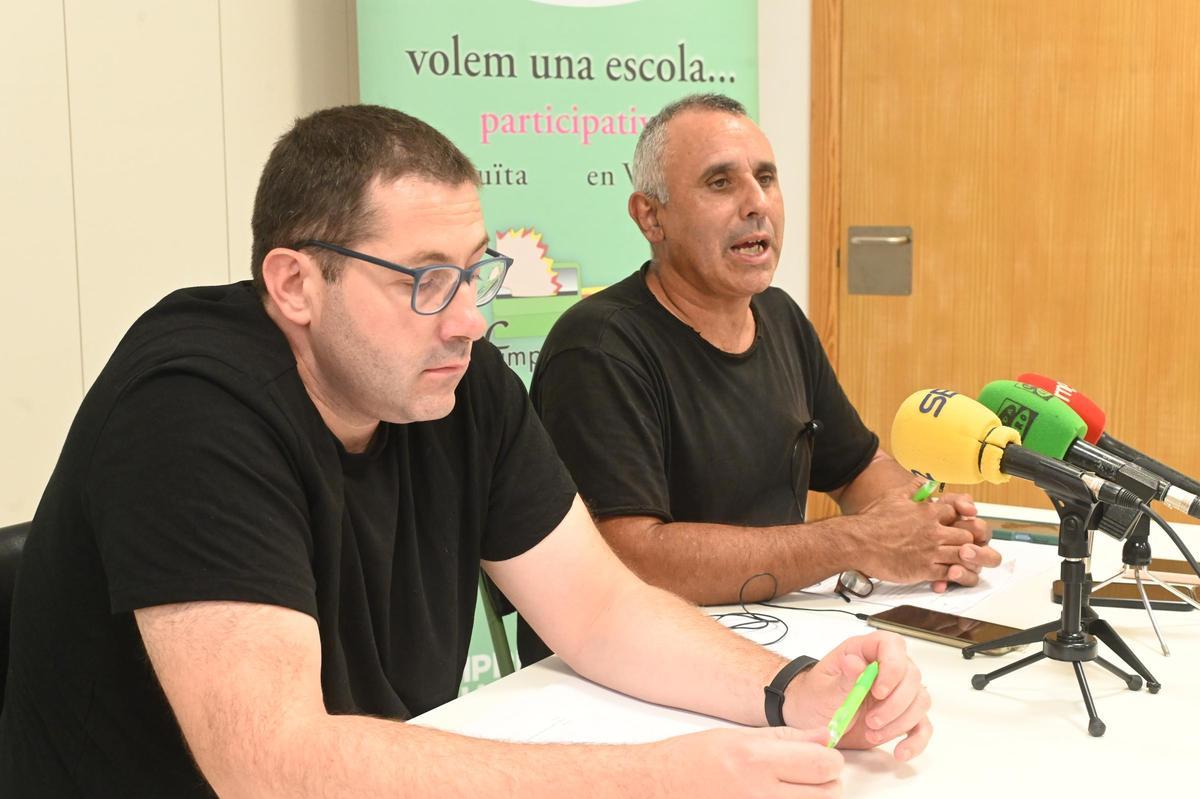 El nou president de la FAMPA Castelló, Vicente Gumbau, amb el seu antecesor, Pep Albiol,