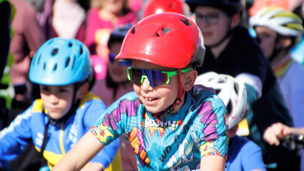 V Marcha Sobre Ruedas Contra el Cáncer Infantil de Monesterio V Marcha Sobre Ruedas Contra el Cáncer Infantil de Monesterio