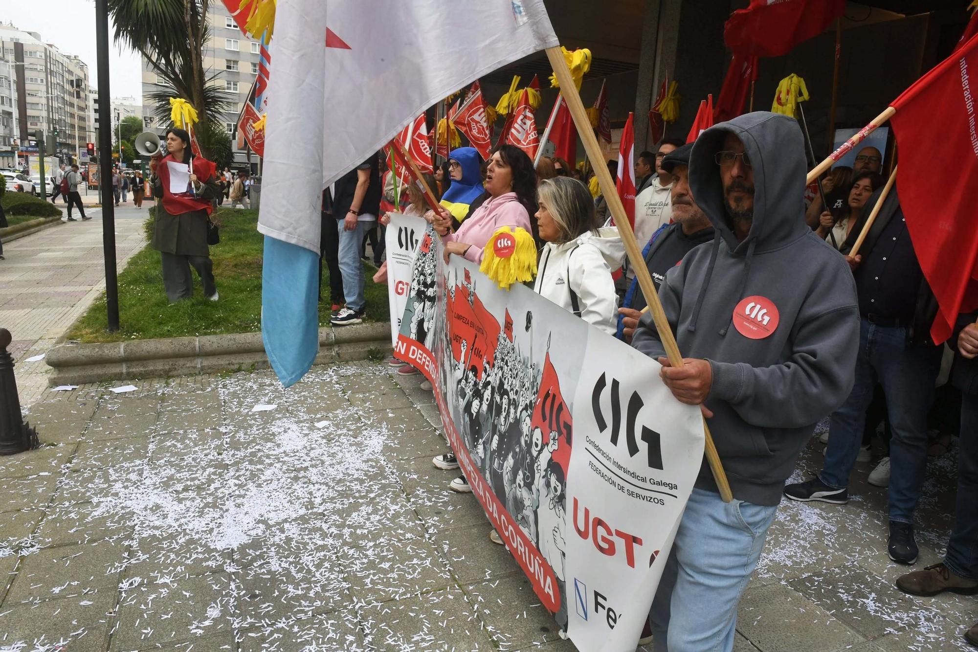 Personal del sector de limpieza se moviliza en A Coruña "en defensa de un convenio"