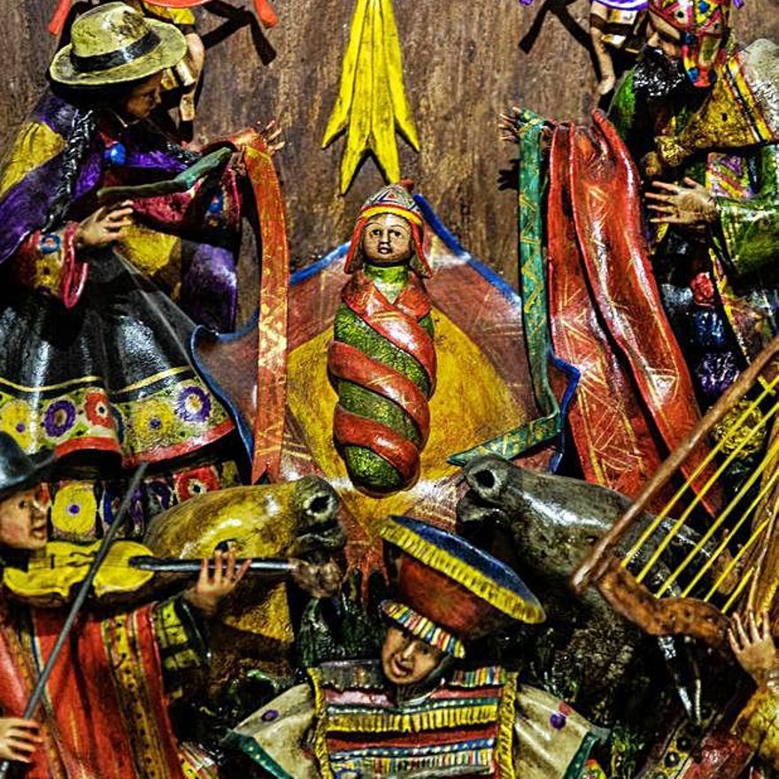 Los ejemplos de Perú, los más coloridos de la exposición en la sala del Teatro Ramos Carrión. 