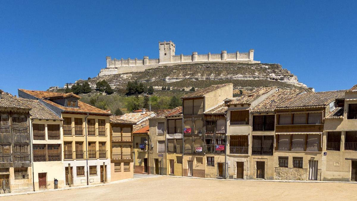 Entre Peñafiel y Aranda de Duero, el curso del río Duero guía un itinerario de unos 43 kilómetros
