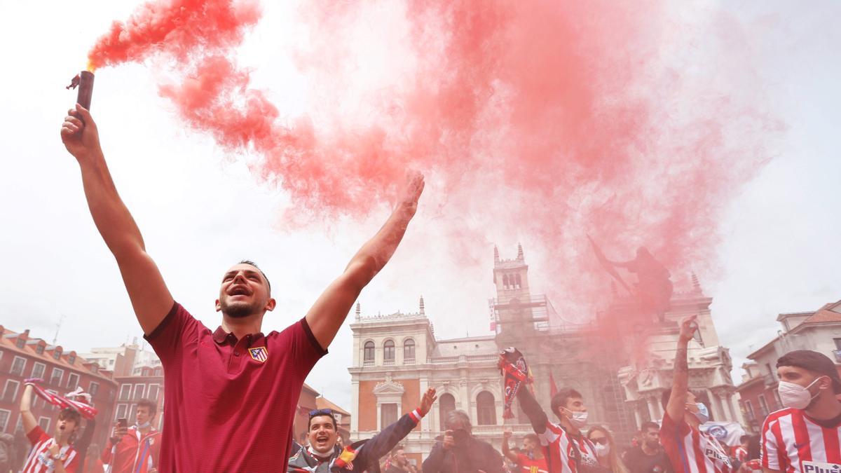 Cientos de aficionados del Atlético toman las calles