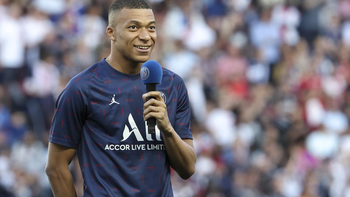 Kylian Mbappe firma la ampliación de su contrato con el PSG hasta 2025