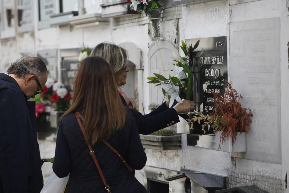 Día de Difuntos en el cementerio de Ceares, Gijón