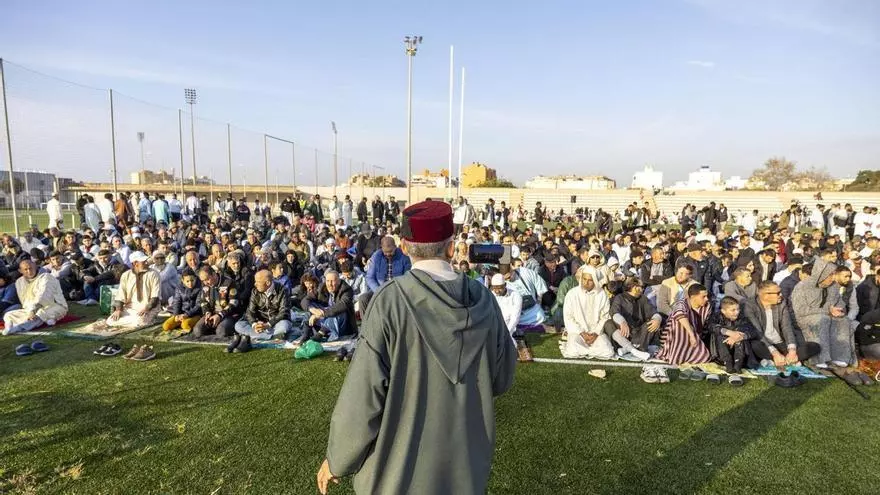 VÍDEO | Los musulmanes de Palma celebran un acto multitudinario para poner fin al Ramadán