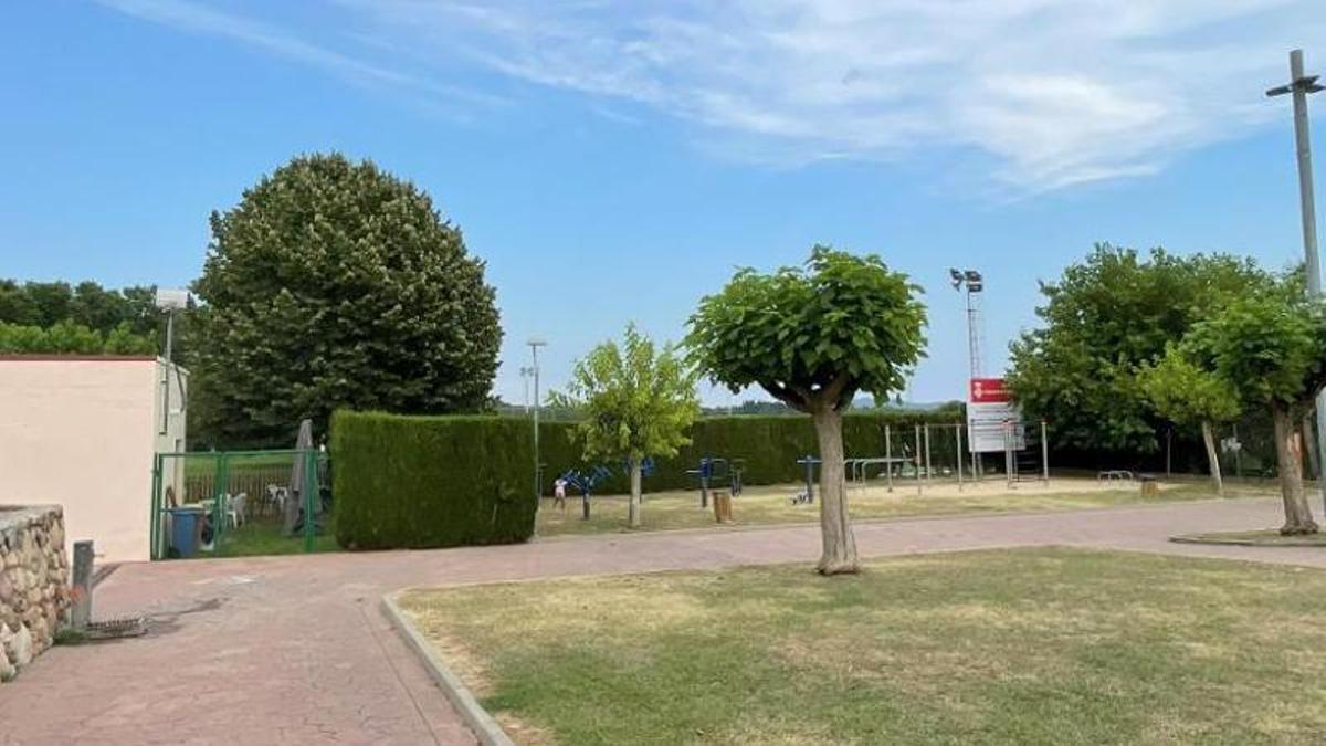 El parc de la zona esportiva de Breda, espai on l’Ajuntament preveu ubicar el nou bar municipal.