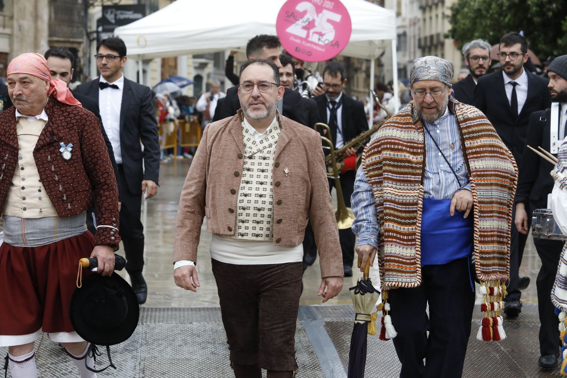 Búscate en el primer día de Ofrenda por la calle Quart (entre las 15.30 y las 17.00 horas)